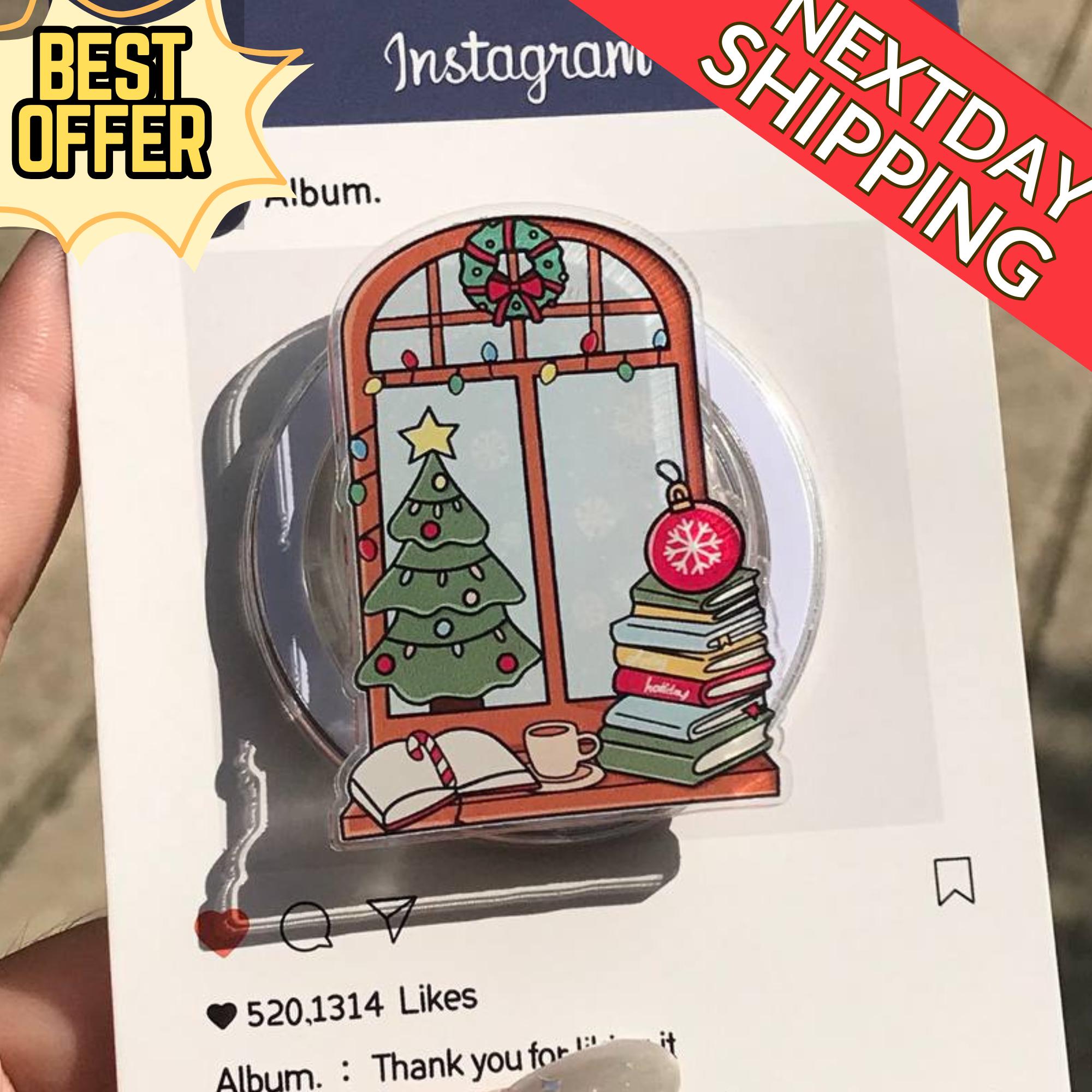 Christmas Window Scene Magnetic Phone Grip: Festive Holiday Phone Holder with Christmas Tree & Decorations, Cute Xmas Phone Holder